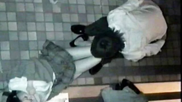 暗い肌のジャニス猫はセックスで素晴らしい時間を過ごしました エロ アニメ イケメン