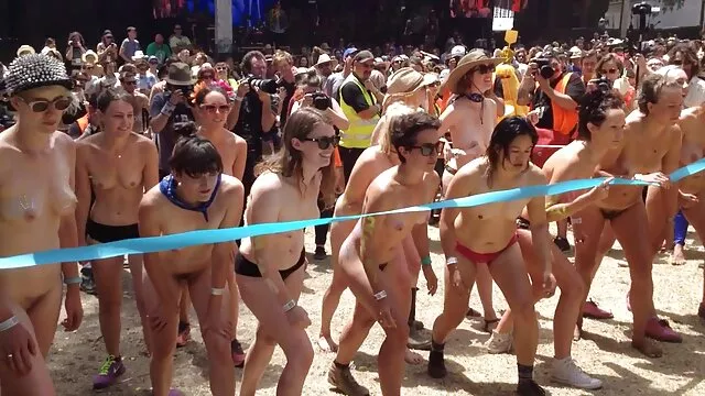 トラカレはブダペスト軍を訪問する エロ 動画 童貞 イケメン