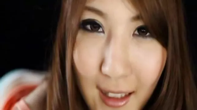 Ryabushkinaはスイカで彼女のタイトな穴を扱います イケメン と エロ 動画